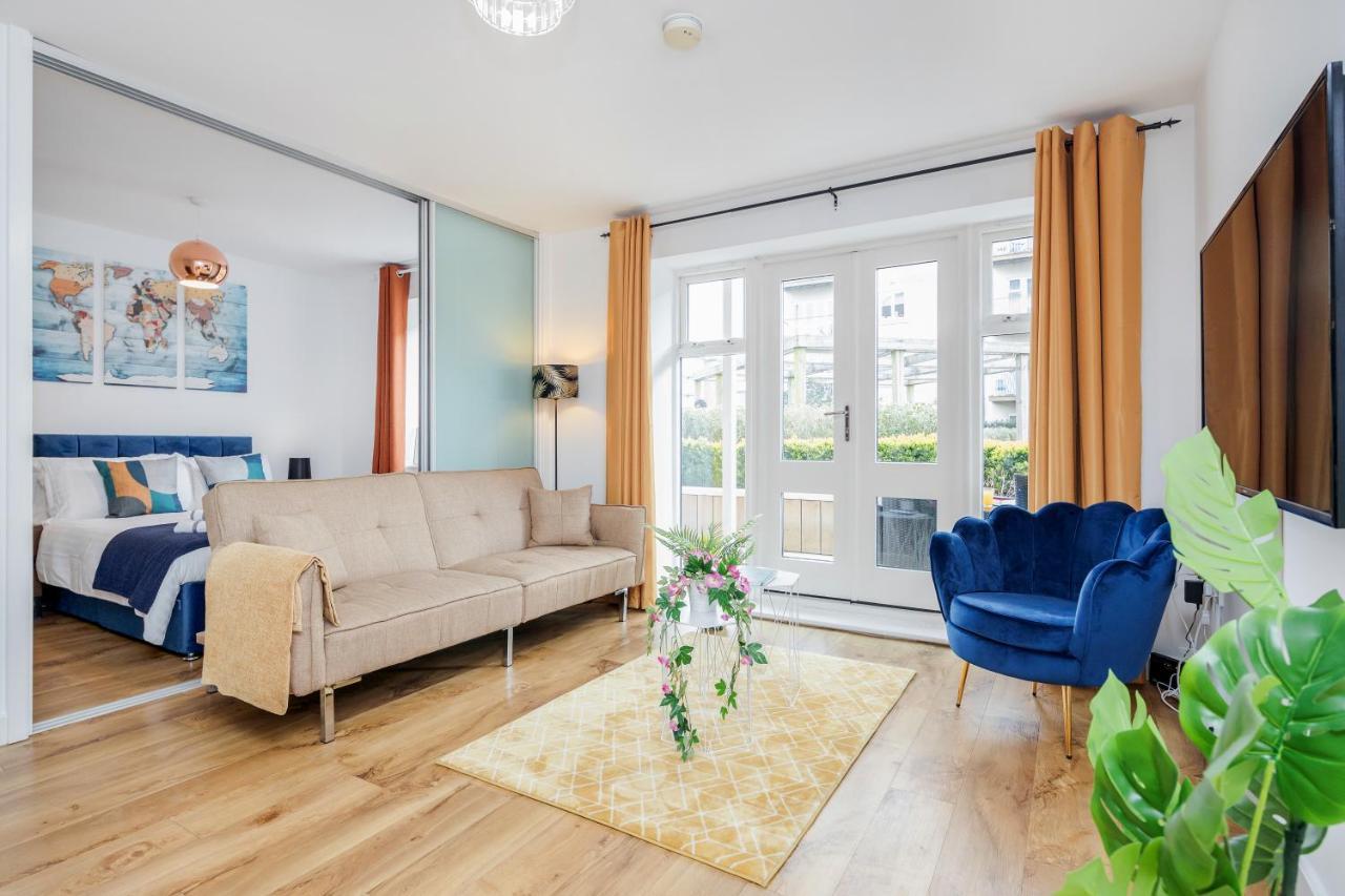King Bed Manhattan Close To London Heathrow West Drayton  Bagian luar foto