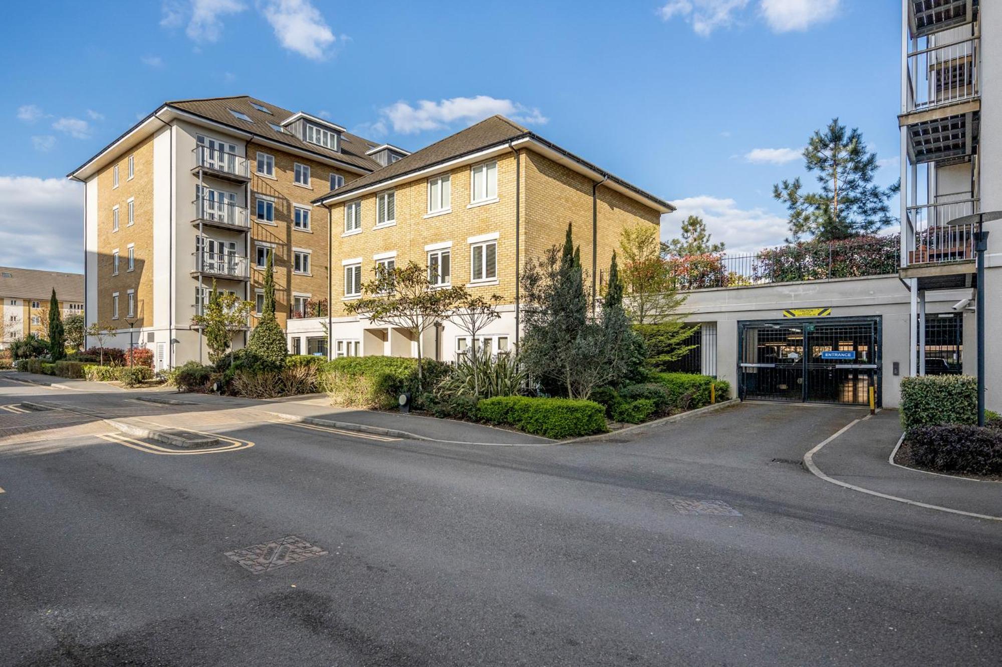 King Bed Manhattan Close To London Heathrow West Drayton  Bagian luar foto